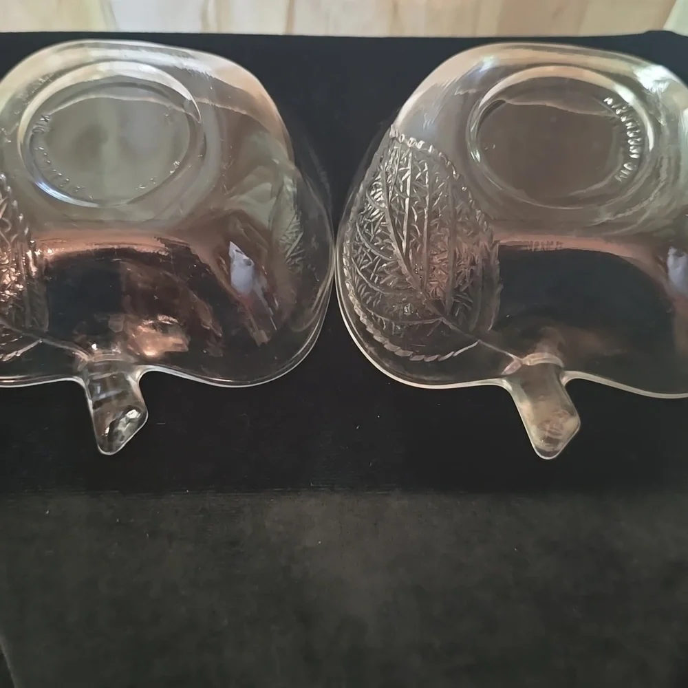 2 vintage KIG Indonesia clear‎ glass apple-shaped Dish embossed Leaf Nut Trinket